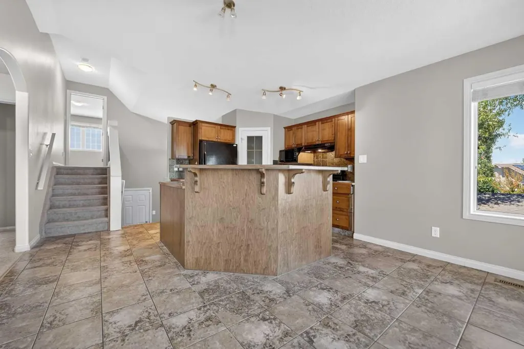 234 Keystone Lane W Lethbridge AB T1J 2R2
