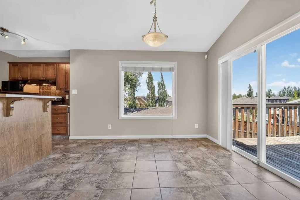 234 Keystone Lane W Lethbridge AB T1J 2R2