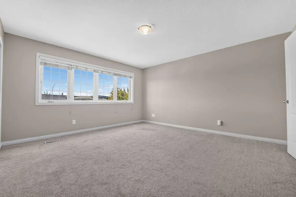 234 Keystone Lane W Lethbridge AB T1J 2R2