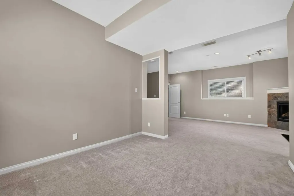 234 Keystone Lane W Lethbridge AB T1J 2R2