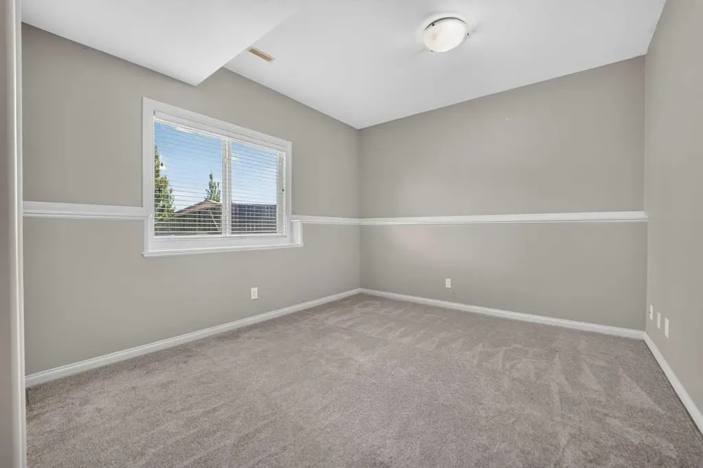 234 Keystone Lane W Lethbridge AB T1J 2R2