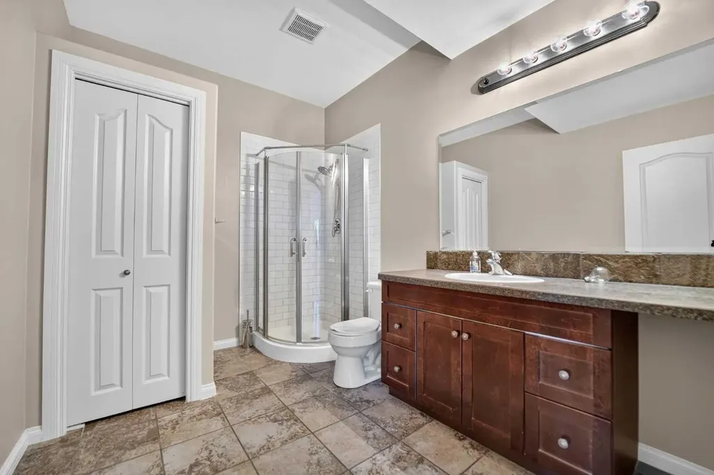 234 Keystone Lane W Lethbridge AB T1J 2R2