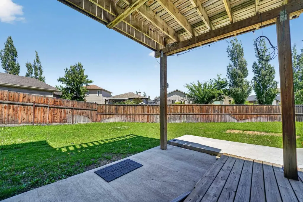 234 Keystone Lane W Lethbridge AB T1J 2R2