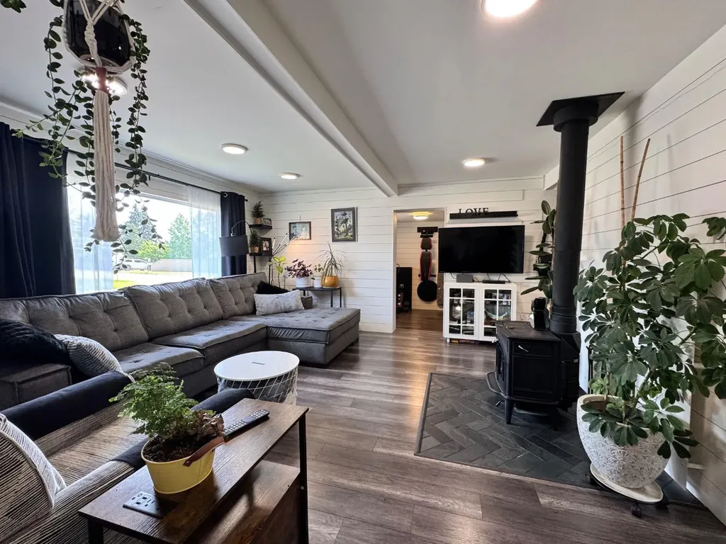 10612 111 Street Fairview AB T0h 1L0