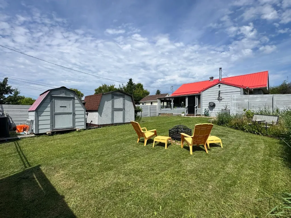 10612 111 Street Fairview AB T0h 1L0