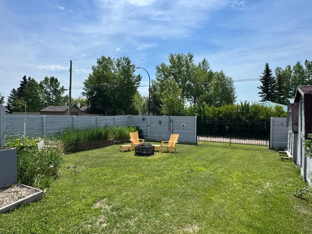10612 111 Street Fairview AB T0h 1L0