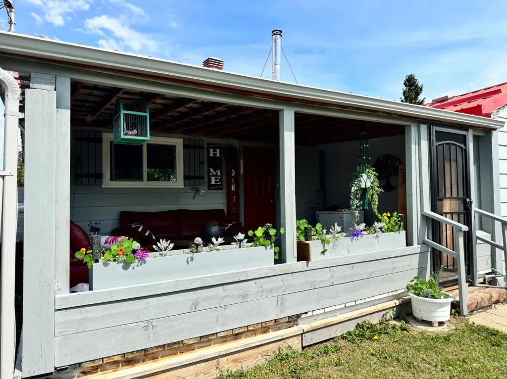 10612 111 Street Fairview AB T0h 1L0