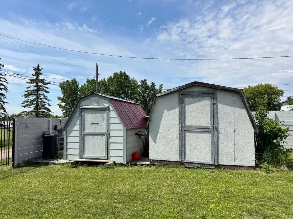 10612 111 Street Fairview AB T0h 1L0