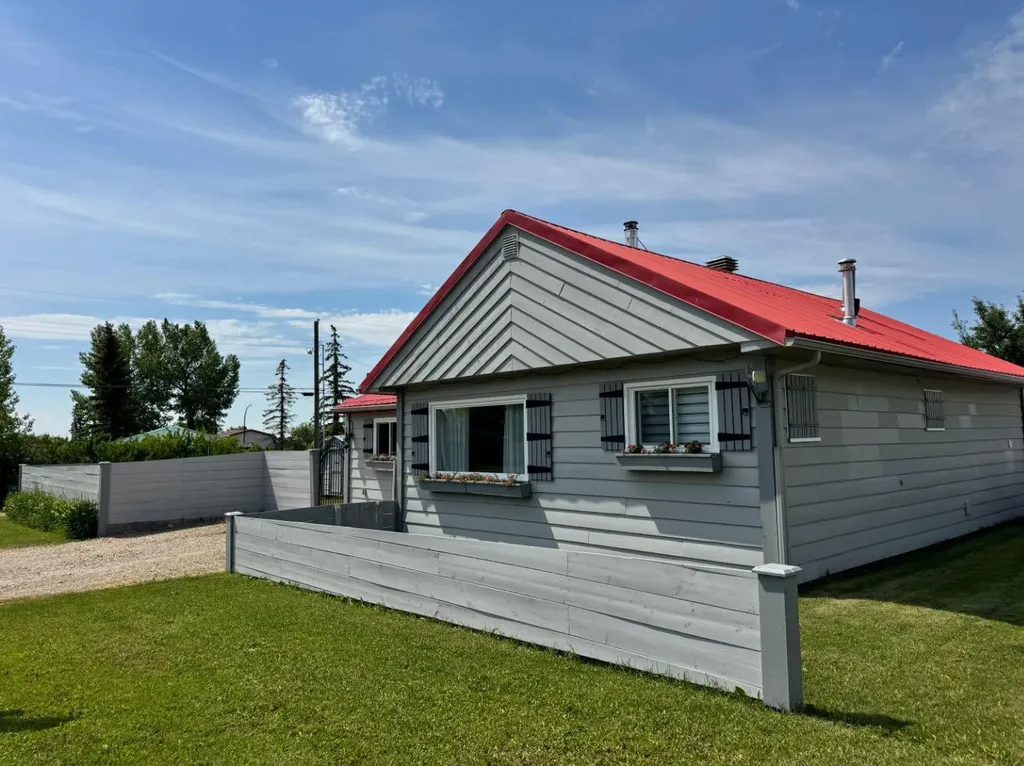 10612 111 Street Fairview AB T0h 1L0