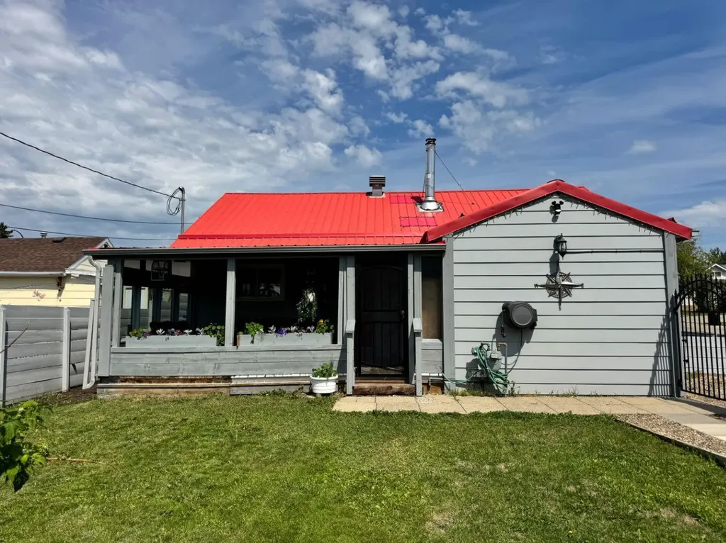 10612 111 Street Fairview AB T0h 1L0