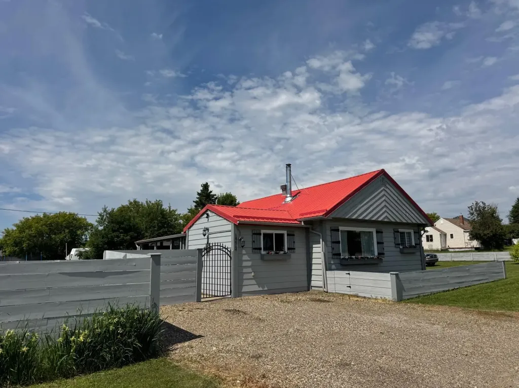 10612 111 Street Fairview AB T0h 1L0