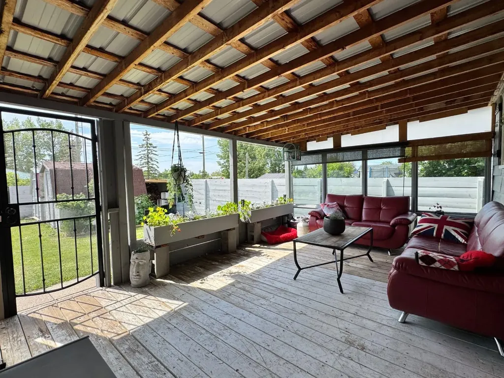 10612 111 Street Fairview AB T0h 1L0