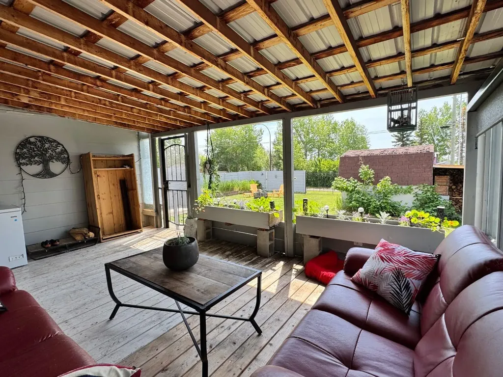10612 111 Street Fairview AB T0h 1L0