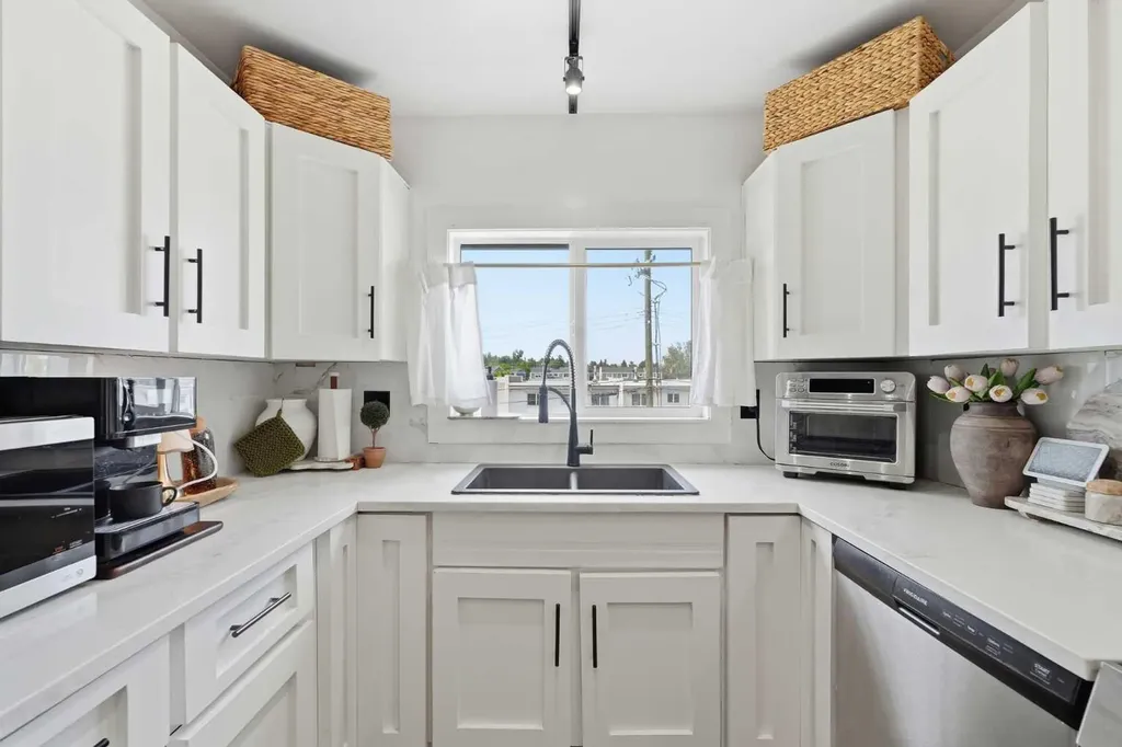 335 Garry Crescent NE Calgary AB T2K 5X1
