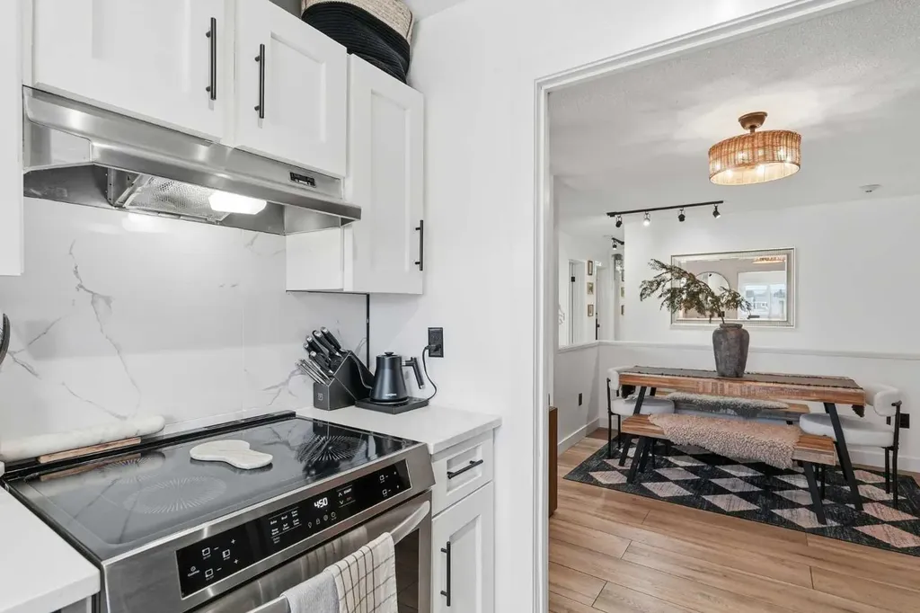 335 Garry Crescent NE Calgary AB T2K 5X1