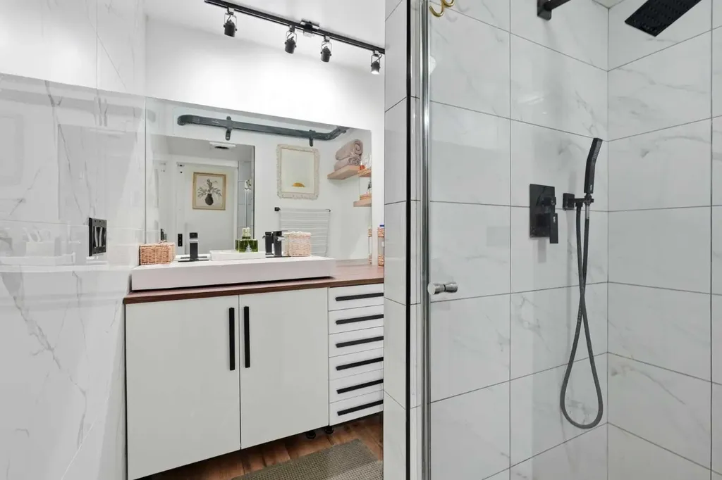 335 Garry Crescent NE Calgary AB T2K 5X1
