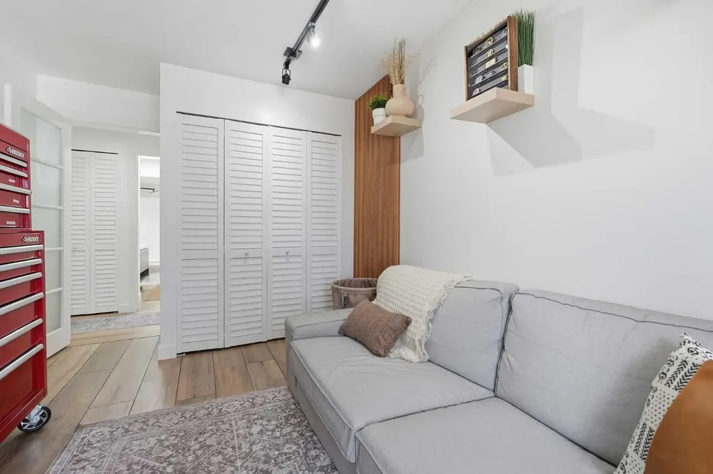 335 Garry Crescent NE Calgary AB T2K 5X1