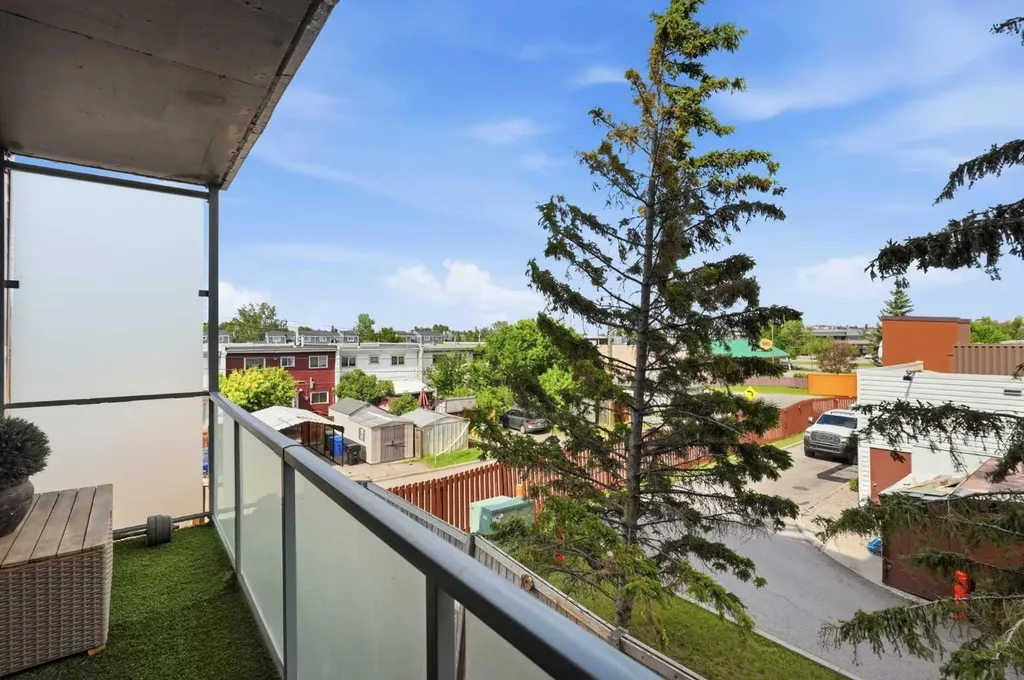 335 Garry Crescent NE Calgary AB T2K 5X1