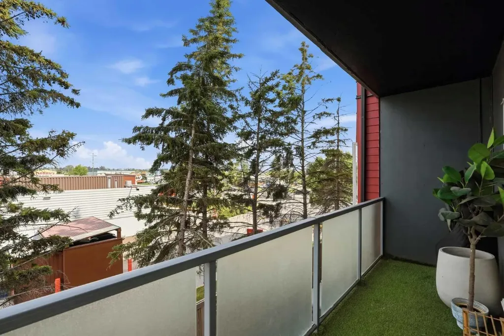 335 Garry Crescent NE Calgary AB T2K 5X1