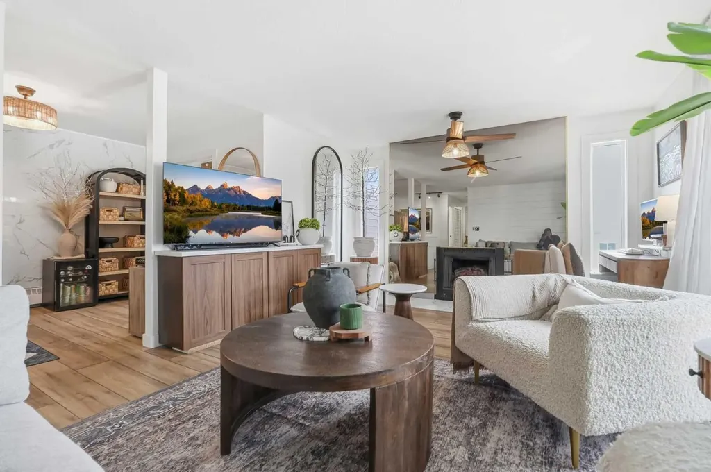 335 Garry Crescent NE Calgary AB T2K 5X1