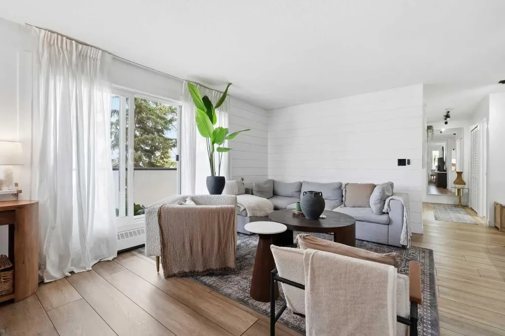 335 Garry Crescent NE Calgary AB T2K 5X1