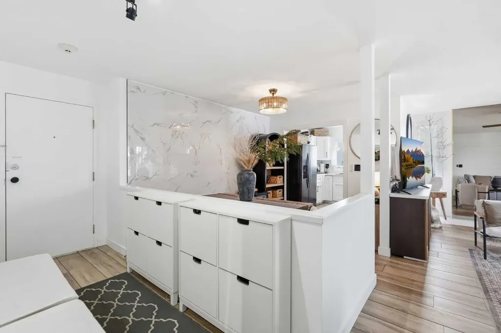 335 Garry Crescent NE Calgary AB T2K 5X1