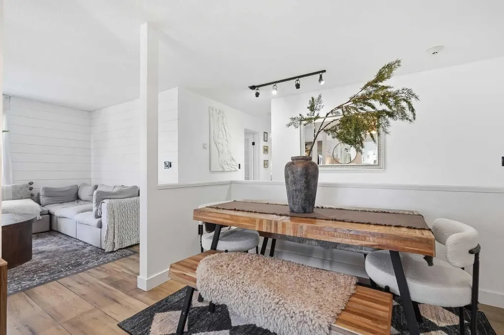 335 Garry Crescent NE Calgary AB T2K 5X1