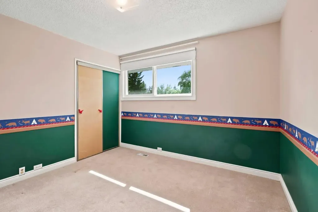 820 Canford Crescent SW Calgary AB T2W 1L2