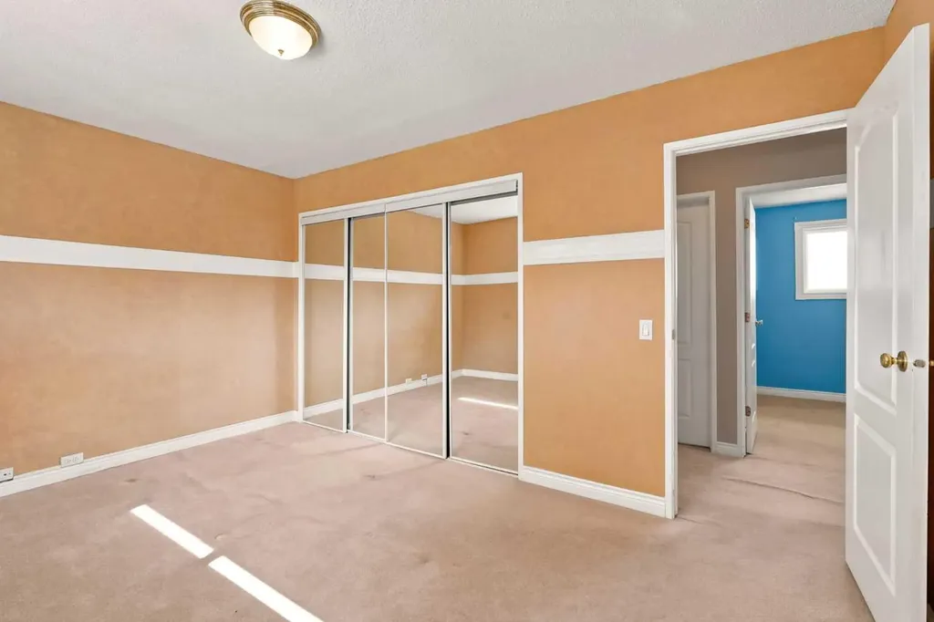820 Canford Crescent SW Calgary AB T2W 1L2