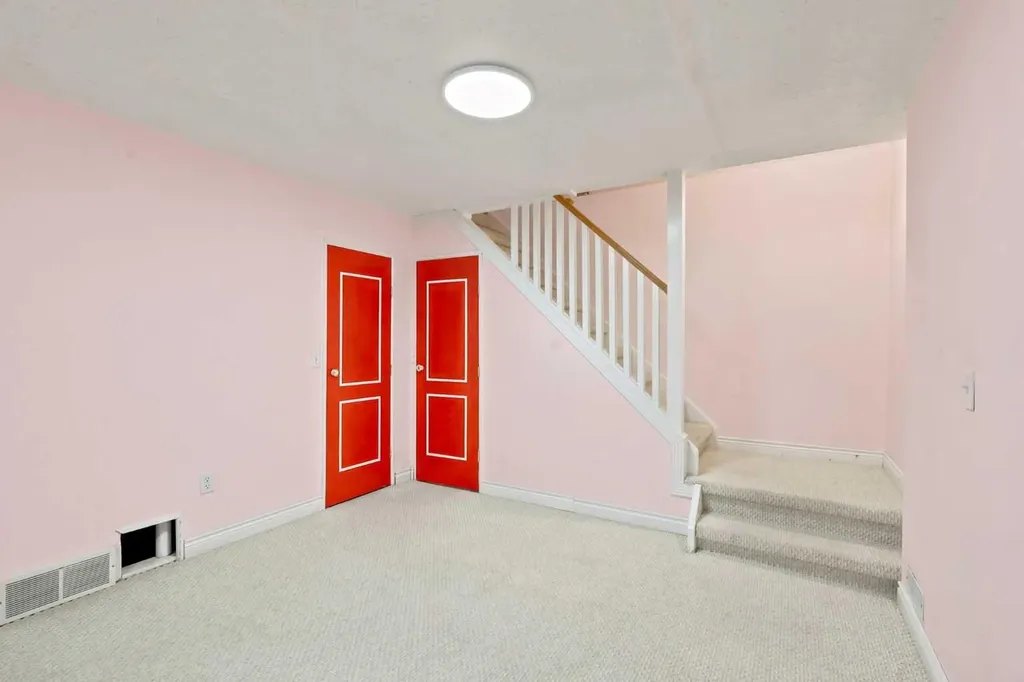 820 Canford Crescent SW Calgary AB T2W 1L2