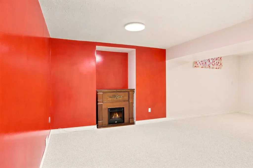 820 Canford Crescent SW Calgary AB T2W 1L2