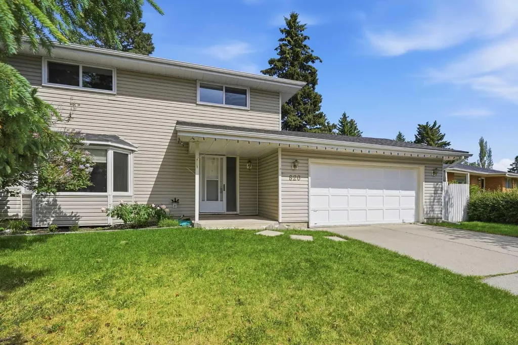 820 Canford Crescent SW Calgary AB T2W 1L2
