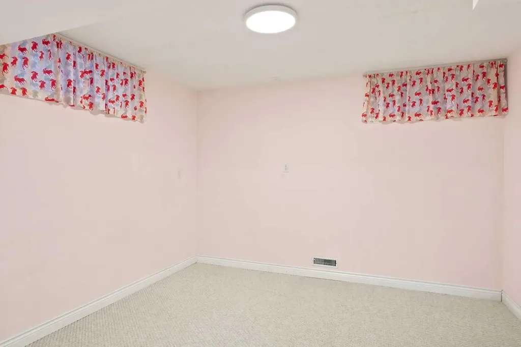 820 Canford Crescent SW Calgary AB T2W 1L2