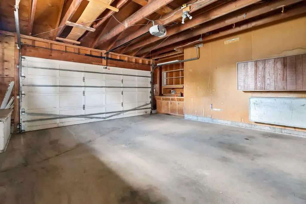 820 Canford Crescent SW Calgary AB T2W 1L2