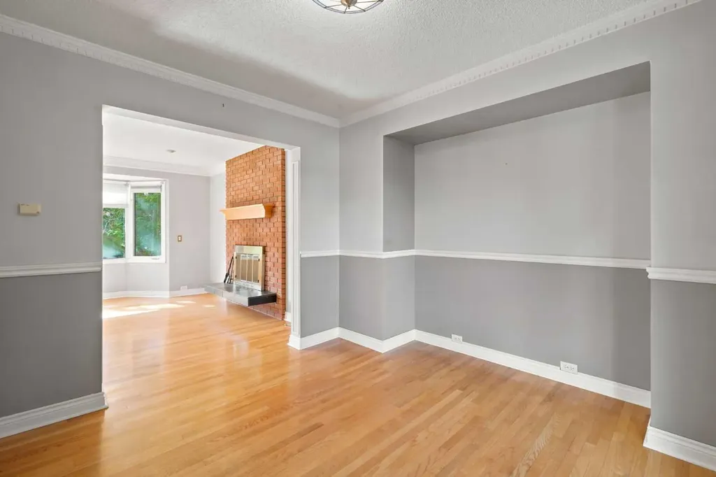 820 Canford Crescent SW Calgary AB T2W 1L2