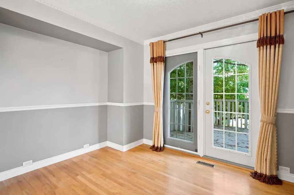 820 Canford Crescent SW Calgary AB T2W 1L2