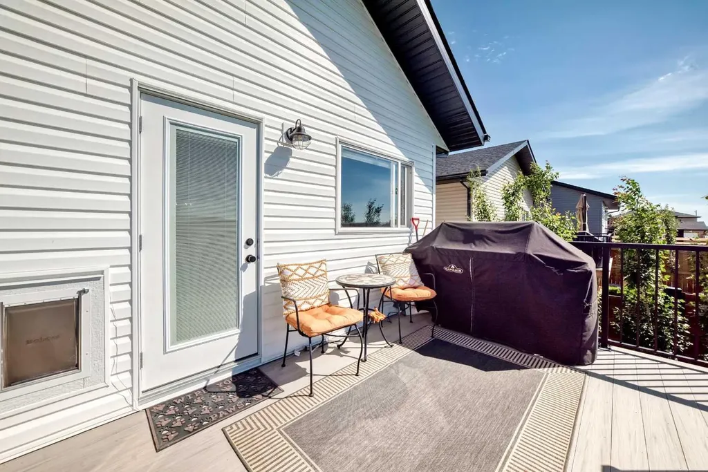 14 Ian Way Sylvan Lake AB T4S 0W5