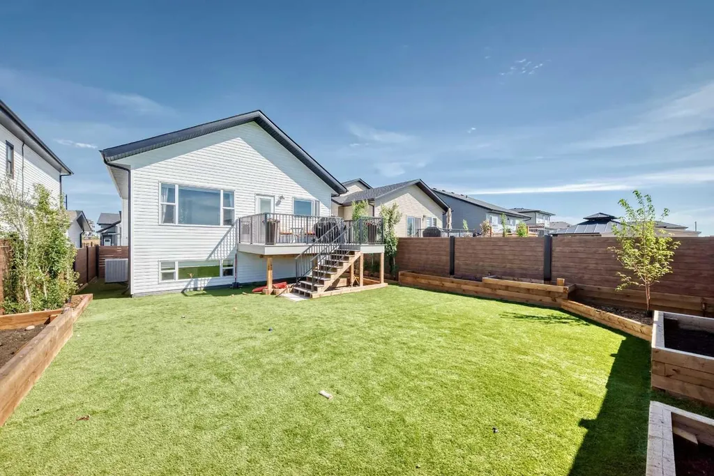 14 Ian Way Sylvan Lake AB T4S 0W5