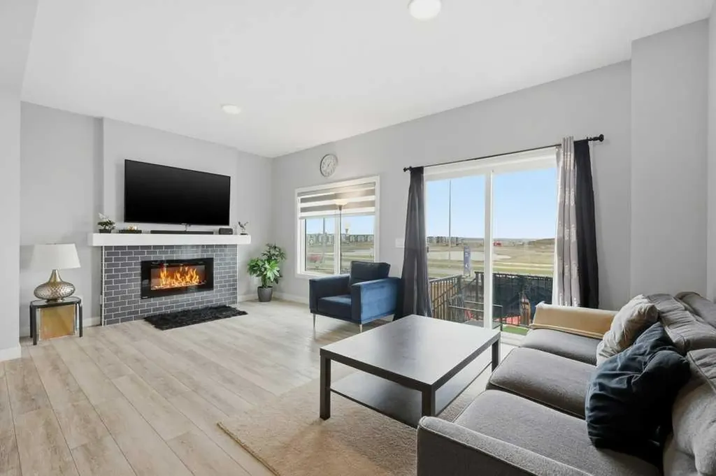 151 Creekstone Way SW Calgary AB T2X 4P9