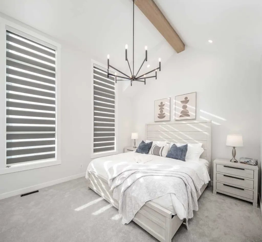 912 15 Avenue NE Calgary AB T2E 1J1