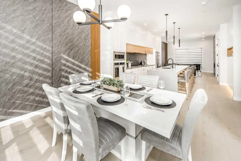 912 15 Avenue NE Calgary AB T2E 1J1