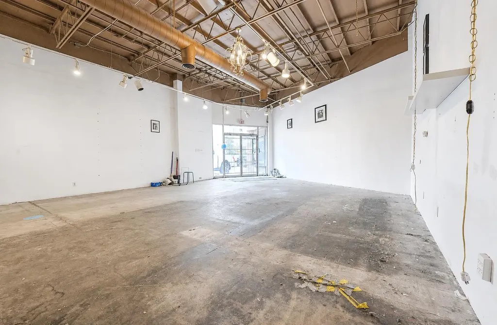 2100 4 Street SW Calgary AB T2S 1W7