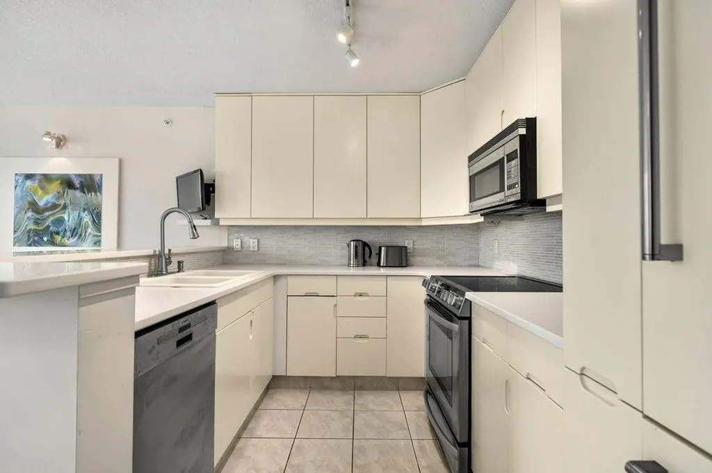 801 2 Avenue SW Calgary AB T2P 4Z9