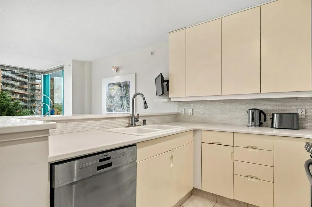 801 2 Avenue SW Calgary AB T2P 4Z9