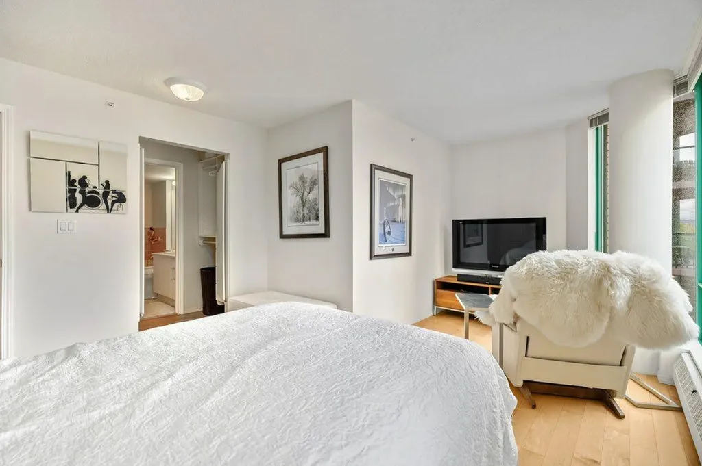 801 2 Avenue SW Calgary AB T2P 4Z9