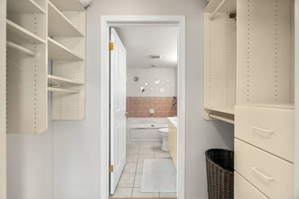 801 2 Avenue SW Calgary AB T2P 4Z9