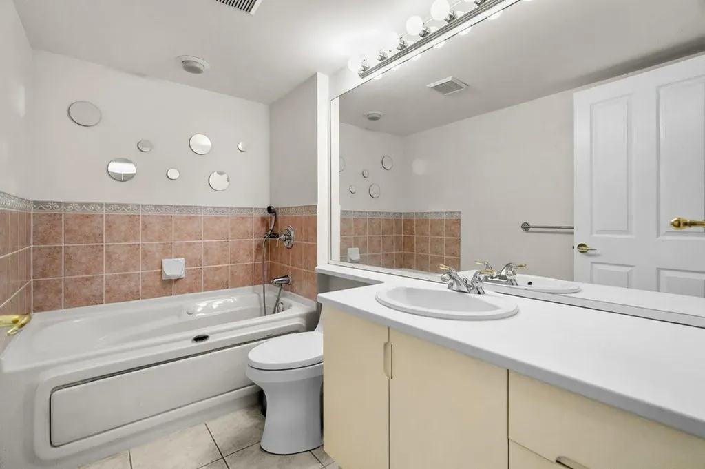 801 2 Avenue SW Calgary AB T2P 4Z9