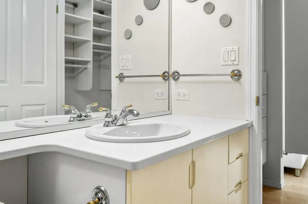801 2 Avenue SW Calgary AB T2P 4Z9