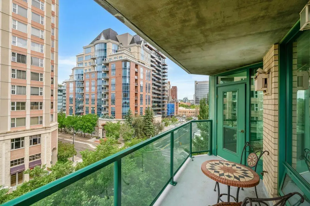 801 2 Avenue SW Calgary AB T2P 4Z9