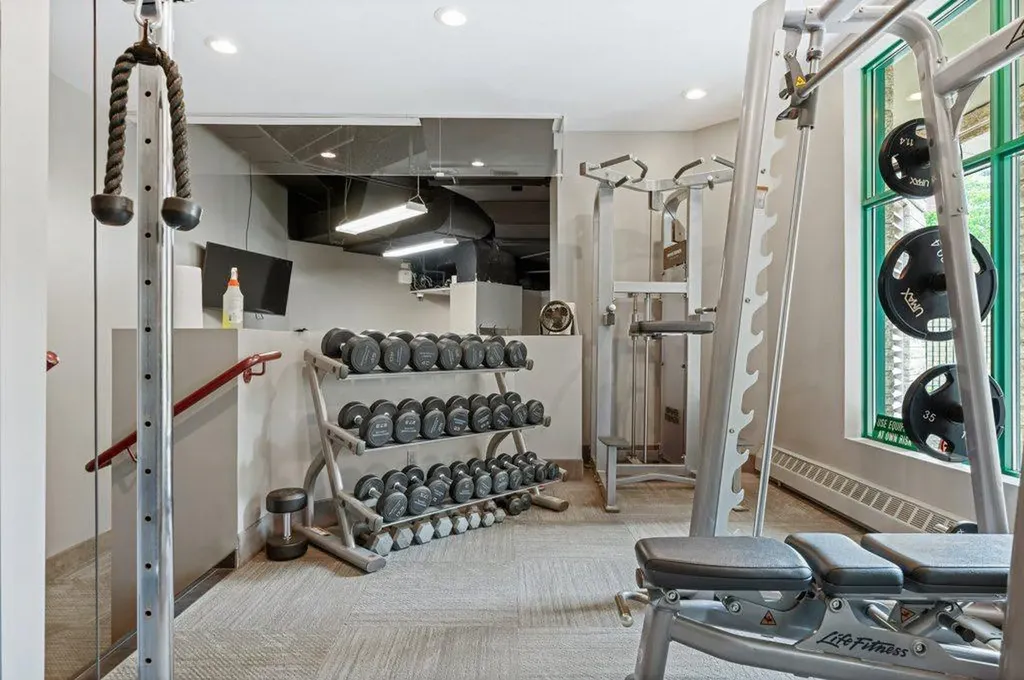 801 2 Avenue SW Calgary AB T2P 4Z9